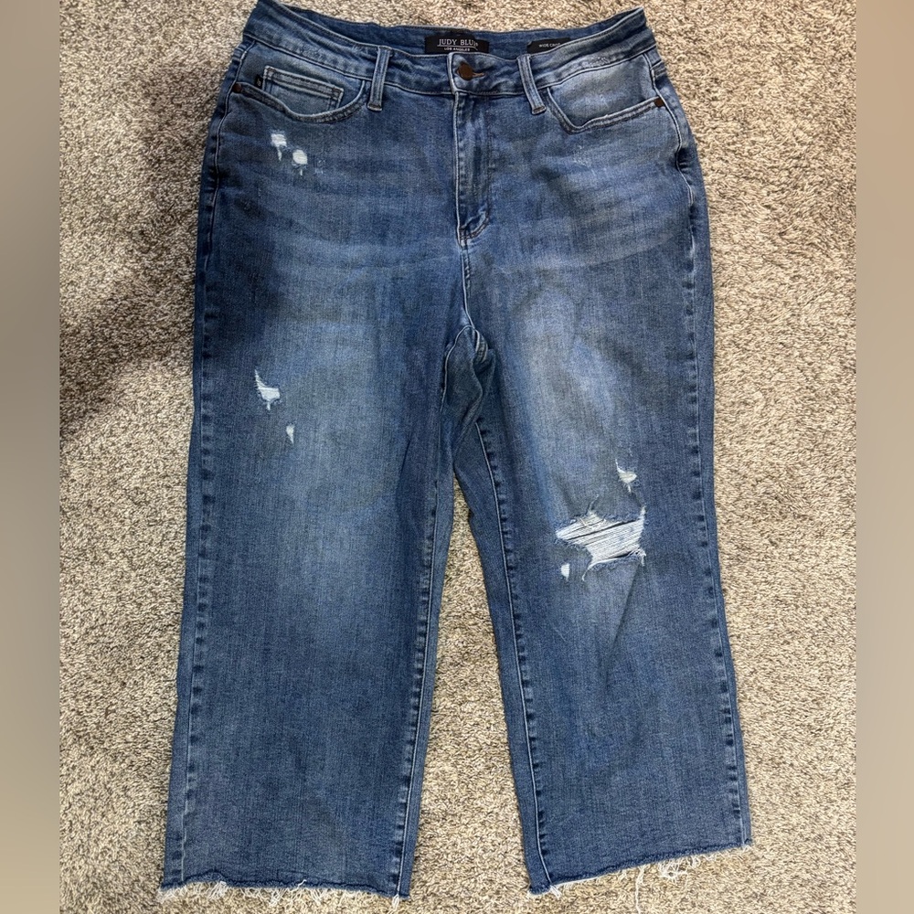 Judy Blue Wide Crop Distressed Jeans